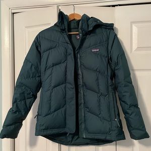 Patagonia women’s Down With It jacket, size M